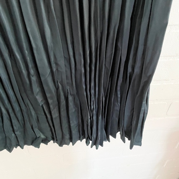 Rock N Shine Pleated Maxi skirt Evergreen Shimmery Iridescent Sz 18 - Picture 4 of 9